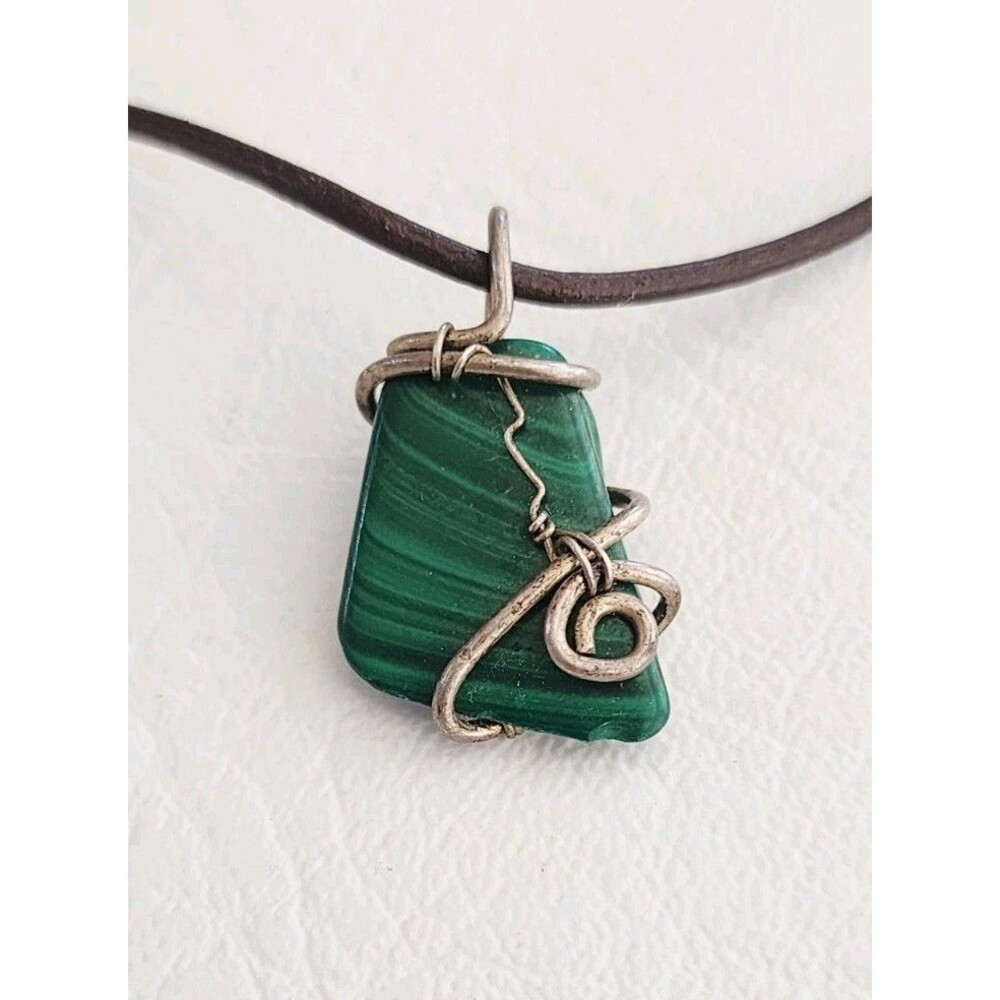 Vintage Handmade Sterling Wrap Green Malachite Pendant Leather Cord Necklace